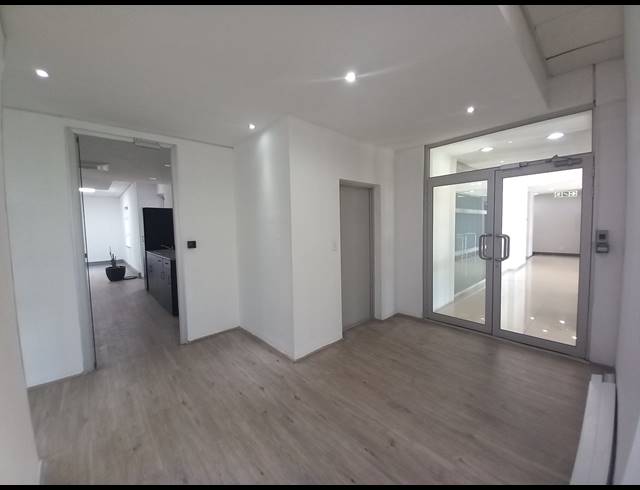 409M² OFFICE TO LET IN BRYANSTON